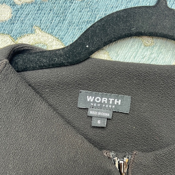 Zipped Blazer. Black size 6 by Worth NY - Picture 4 of 5